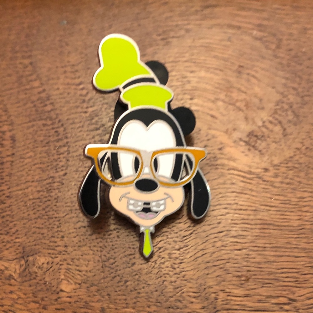 Authentic Disney pin. Each pin is $10 or 4 pins for $35, additional pins $7 each - Picture 2 of 5